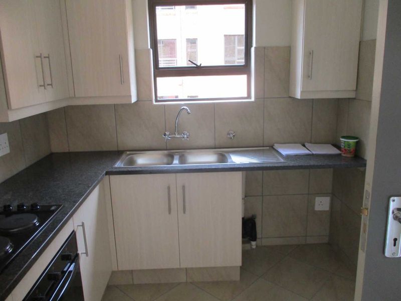 2 BEDROOM FLAT TO RENT IN PHILIP NEL PARK - Photo 8