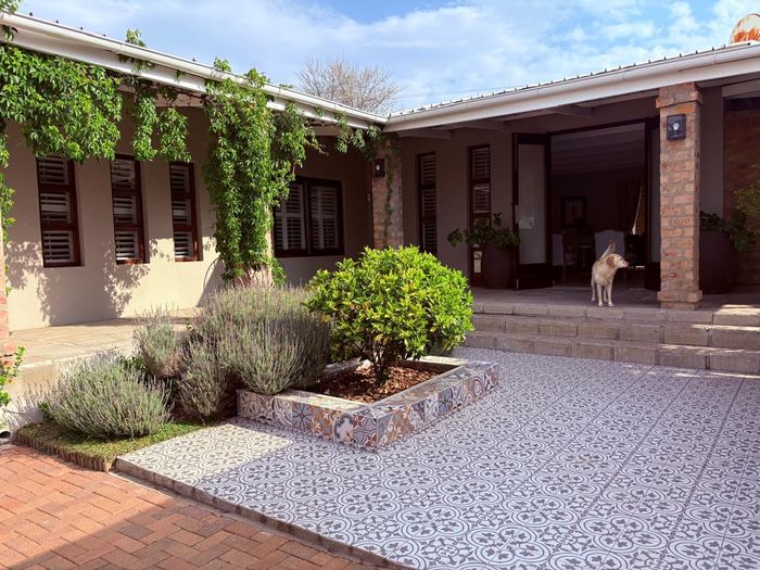 Property #2562576, House For Sale in Klein Windhoek