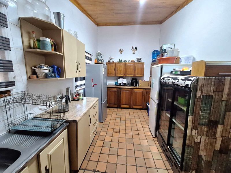 Bushveld Bliss - Spacious 3-Bed House with Modern Comfort - Photo 9