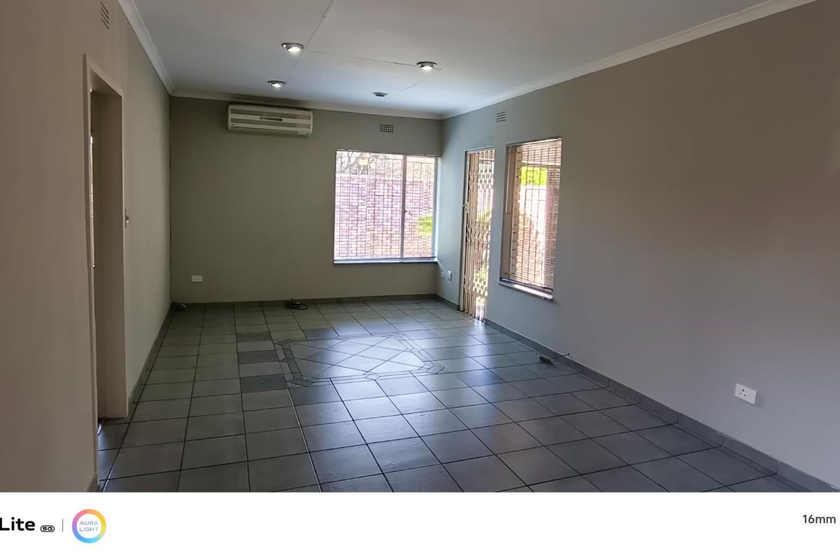 Pet Friendly Simplex for sale in Brackenhurst - Photo 2