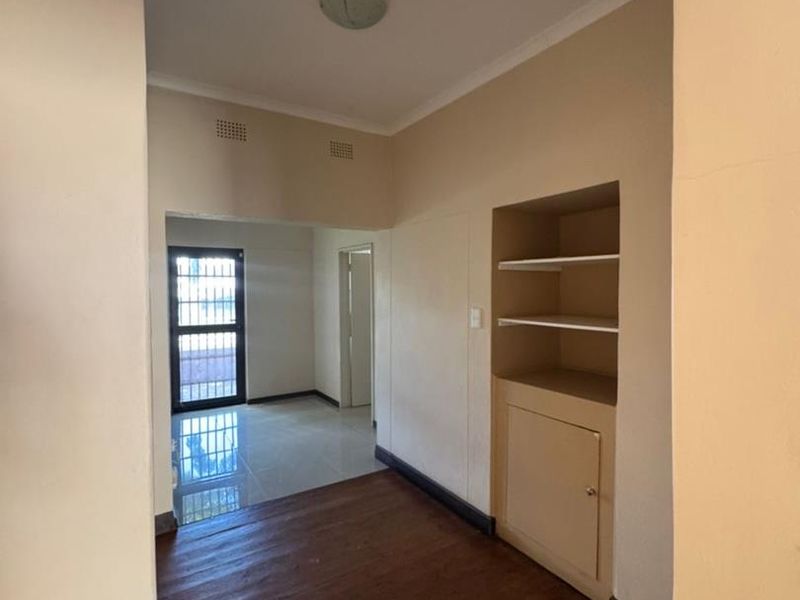 Office to let - Photo 4