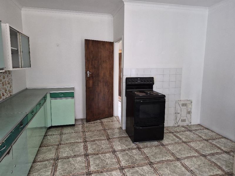 Large family home - Photo 9