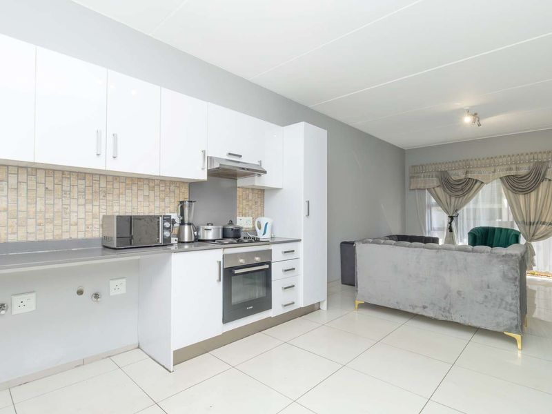 YOUR NEXT CHAPTER AWAITS YOU. - Photo 4