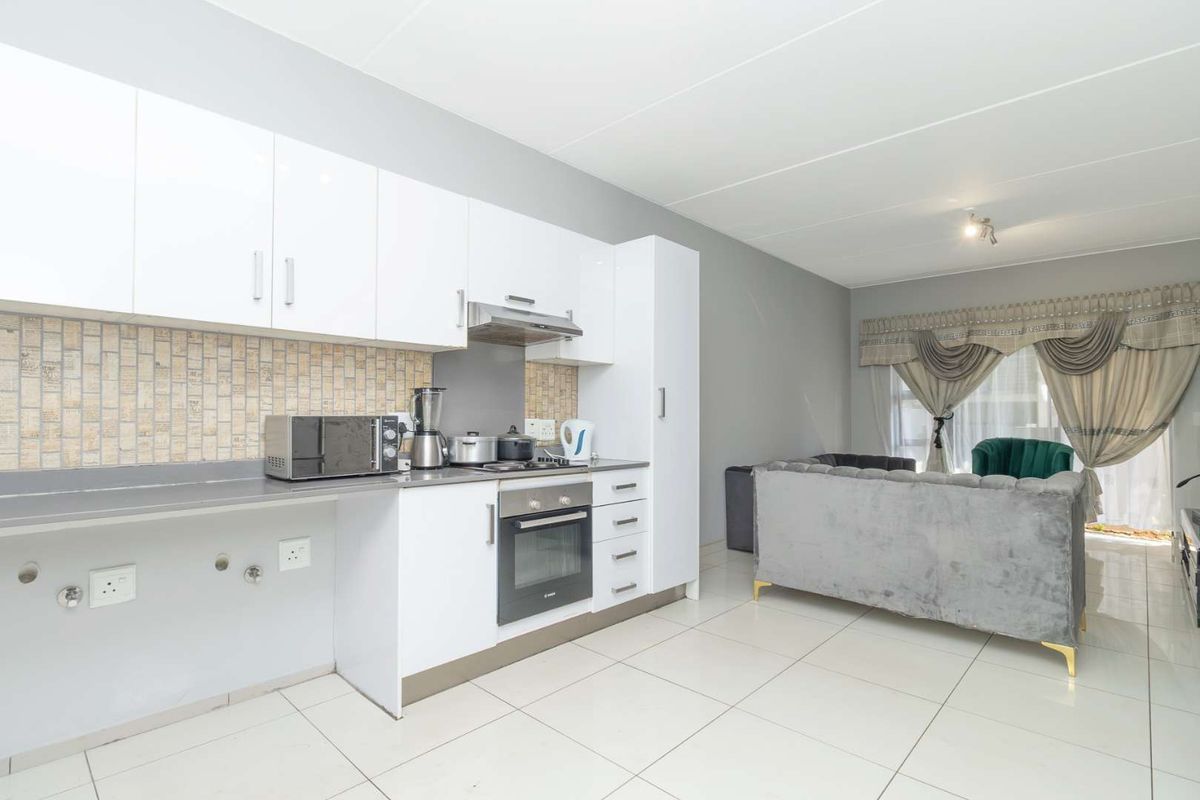 YOUR NEXT CHAPTER AWAITS YOU. - Photo 4