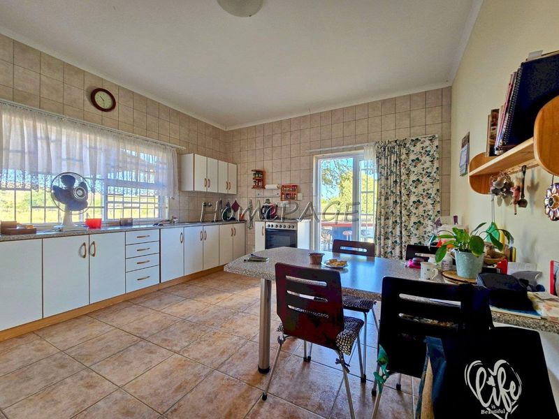 Usakos:  Smallholding close to Town is for Sale - Photo 4