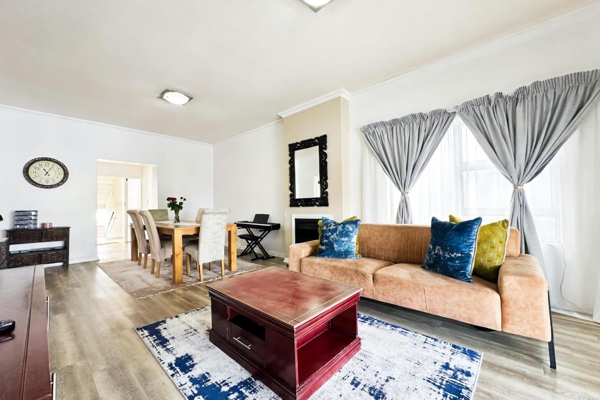 BEAUTIFUL 3 BEDROOM APARTMENT FOR SALE IN PORTLAND PLACE - Photo 5