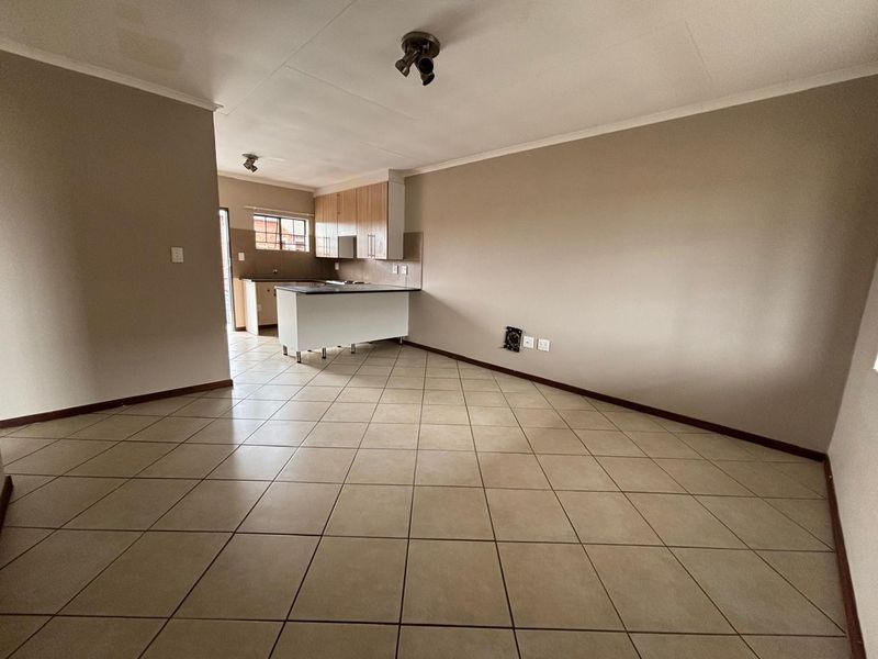 2 Bedroom 1 Bathroom Townhouse For sale in Midrand - Photo 4