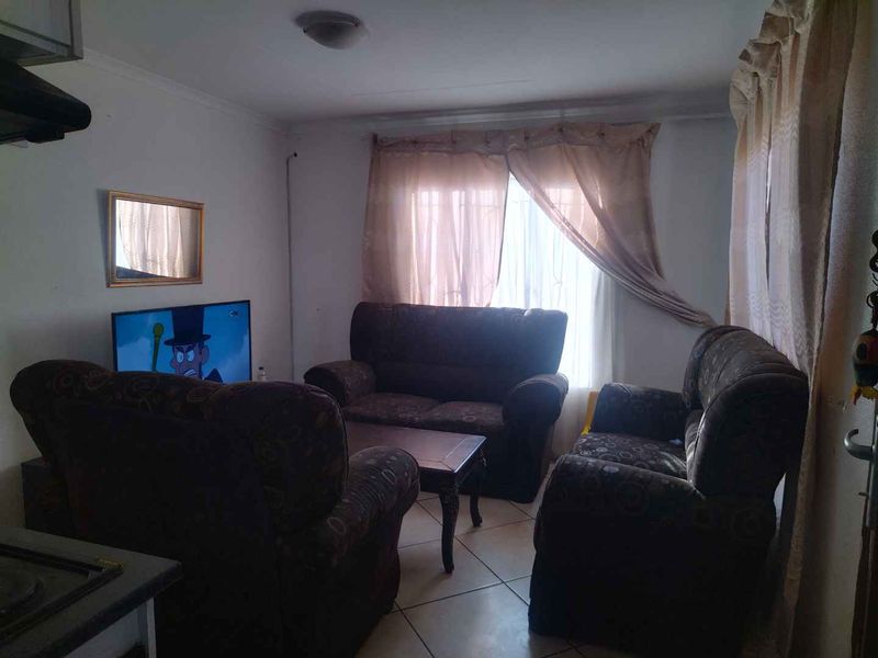 2 bedrooms house for sale in Soshanguve VV - Photo 8