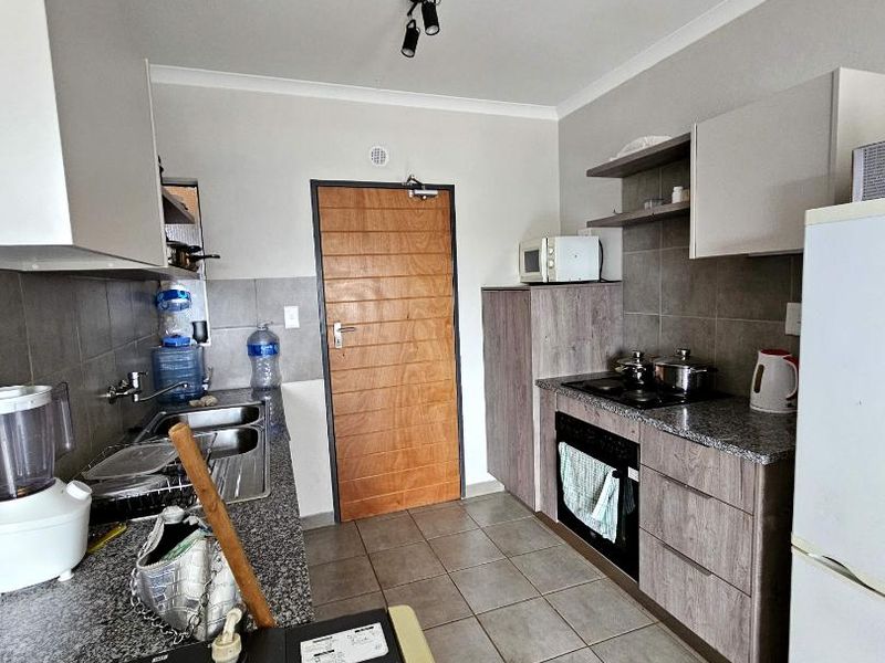 2 bedroom apartment in wolmer, Akasia - Photo 3