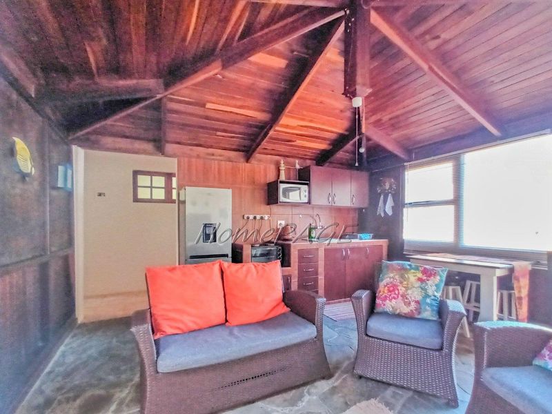 Ext 9, Swakopmund:  4 Bedr Home with 2 Bedr Flat is for Sale - Photo 5