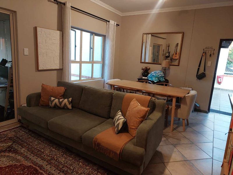Upmarket apartment for sale - Photo 5