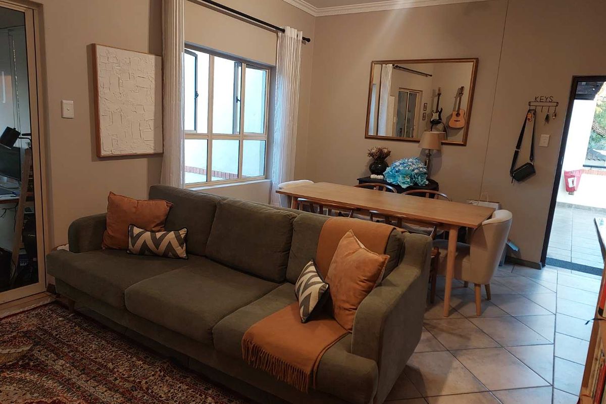 Upmarket apartment for sale - Photo 5