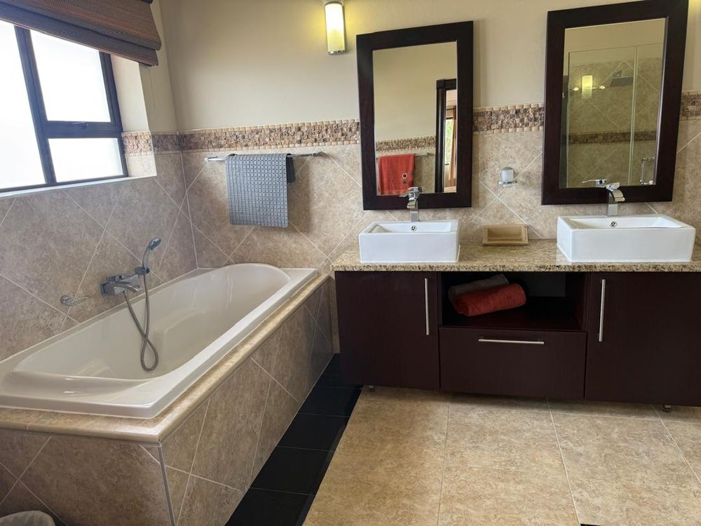 en suite bathroom 1