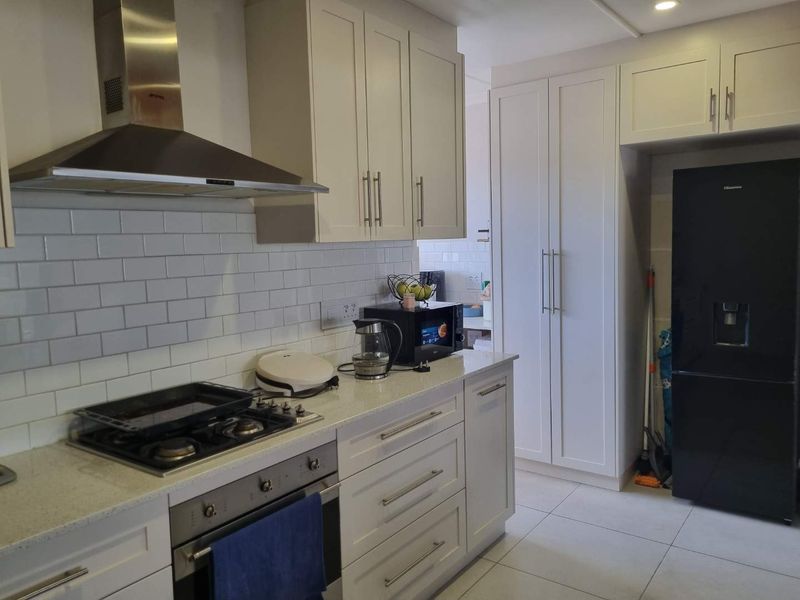 This property offers sophistication, comfort and safety in one of the most sought- after areas. - Photo 7