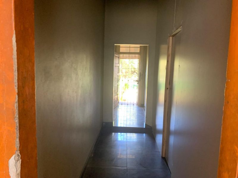 Charming 3/4 Bedroom House for Sale in Rosettenville – A Perfect Investment Opportunity - Photo 4