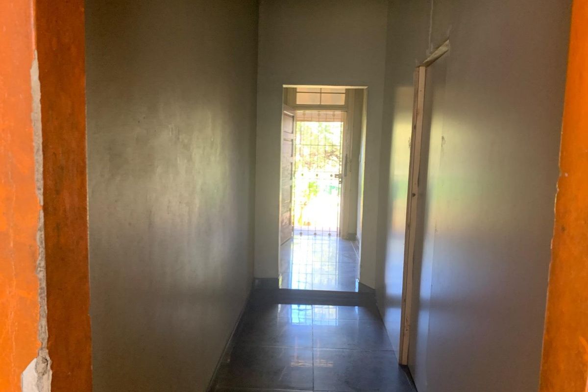 Charming 3/4 Bedroom House for Sale in Rosettenville – A Perfect Investment Opportunity - Photo 4