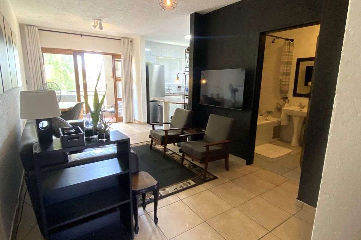 1 Bedroom Apartment / Flat for sale in Waterkloof. - Photo 5