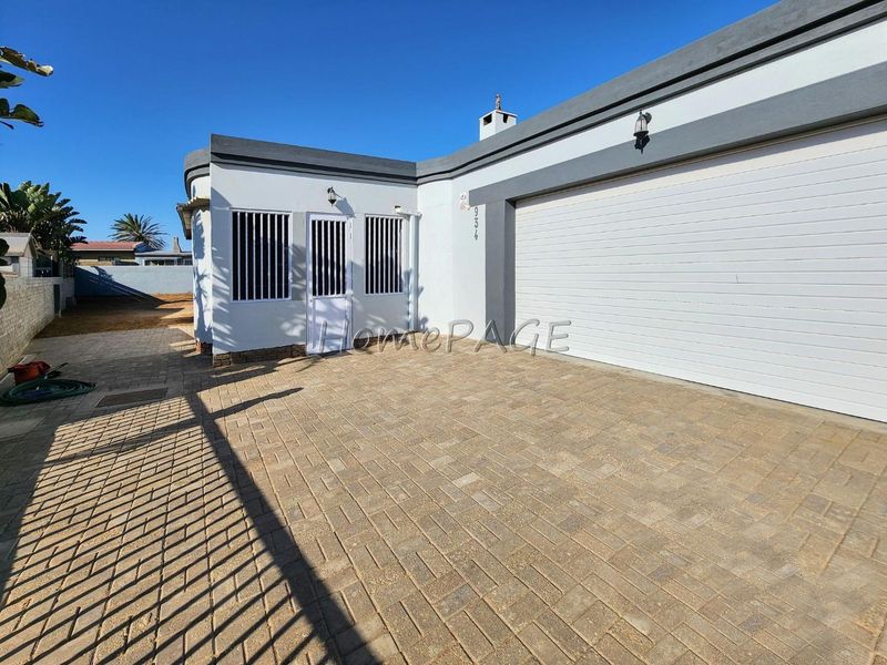 Ext 3, Henties B ay:  Well Priced, Newly Renovated 4 Bedr Home for Sale - Photo 3