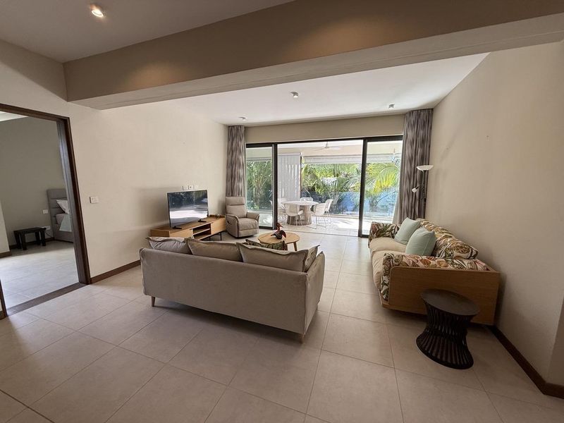 Garden Living by the Coast – Rare Ground Floor Opportunity at Le Savoy - Photo 3