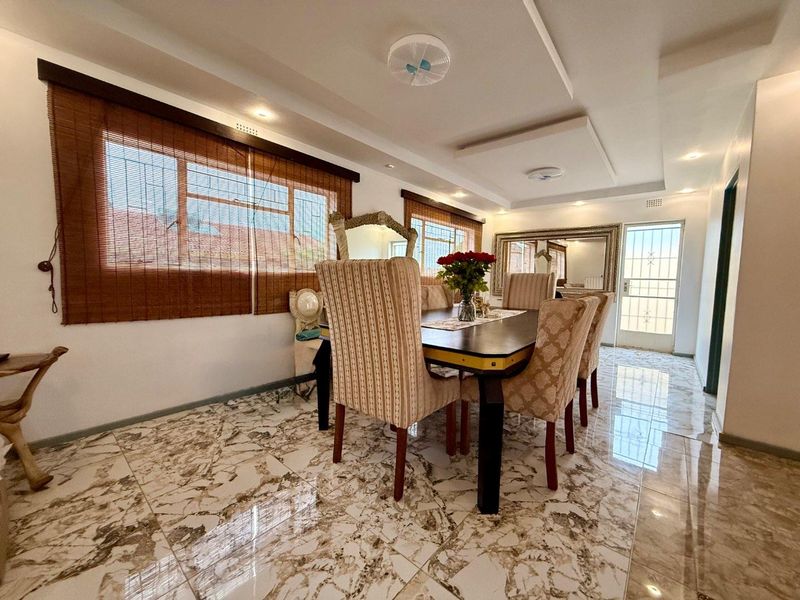 3 bedroom house for sale in good area of Vryheid - Photo 4