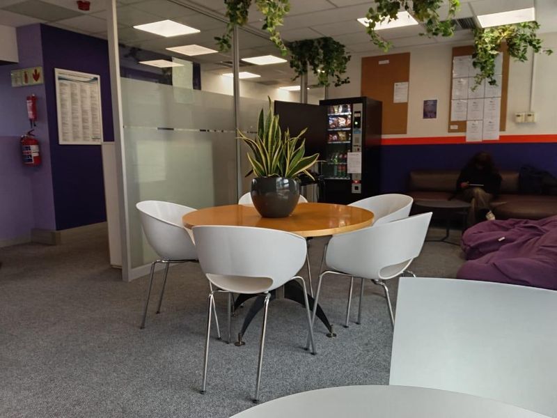 Centrally Located 534sqm Office with Security & Fiber - Photo 3