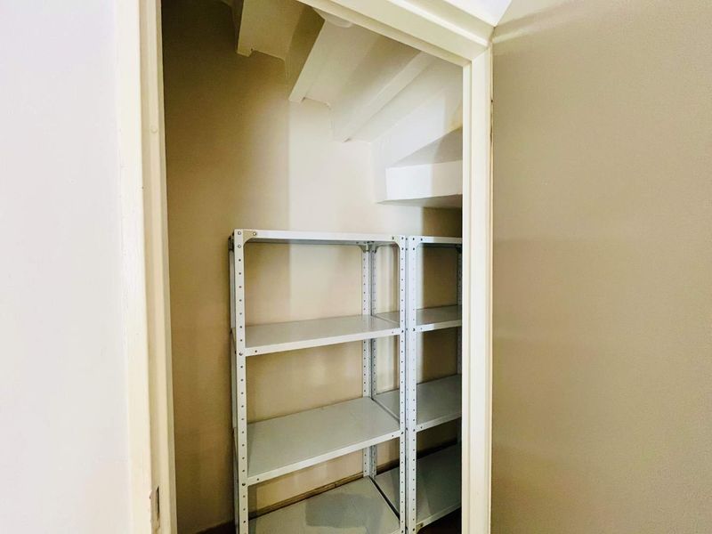 Prestige and Convenience: Stunning Triplex at 22 on Atholl - Photo 9