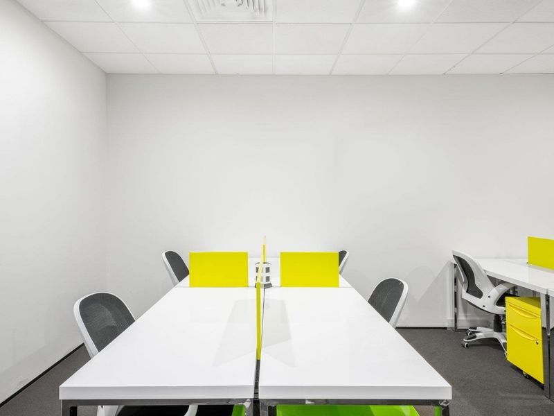 Flexible workspace in Regus Harbour View. - Photo 8