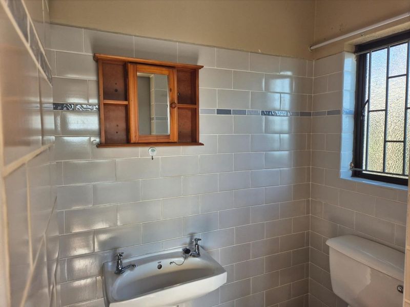 Spacious 4-Bedroom Family Home in heart of Brighton Beach , Plus private granny flat to supplement your income! - Photo 7