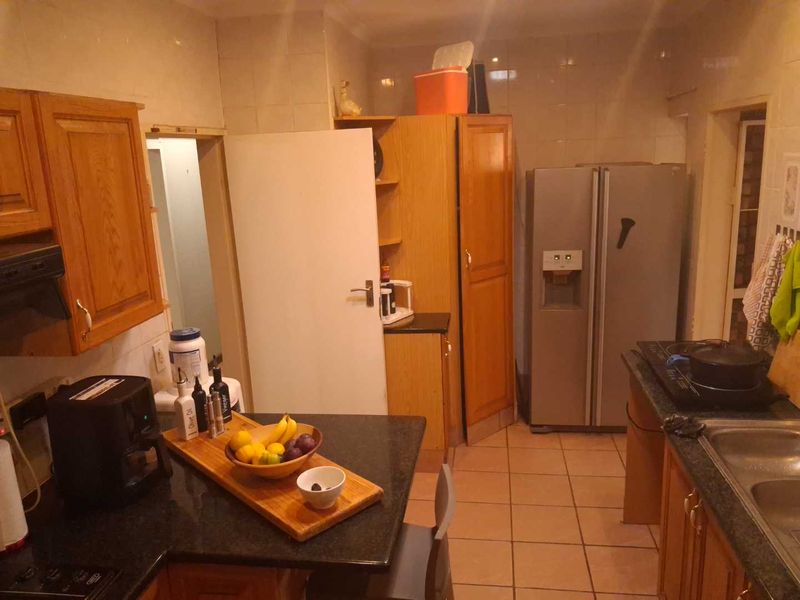 Spacious Family Home with Excellent Entertainment Areas on Silverton Ridge - Photo 6