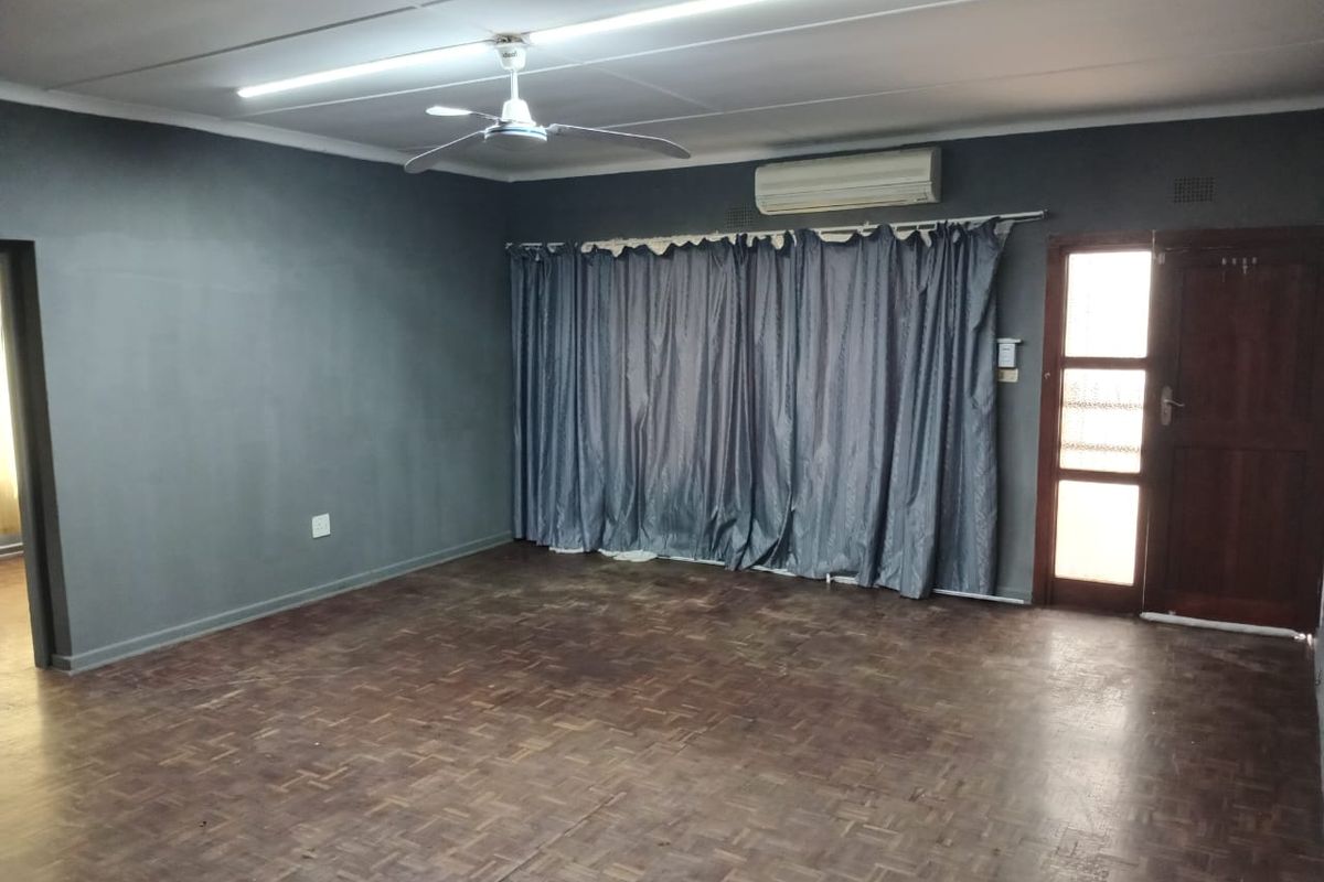 Welcome to this charming 3-bedroom home that perfectly combines classic character with modern comfort! - Photo 2