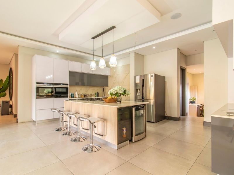 Stunning Home For Sale In Waterfall Country Estate - Photo 6