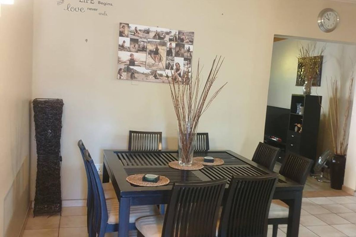 FOR SALE SUPER NEAT MODERN DUPLEX IN DORADO PARK - Photo 4
