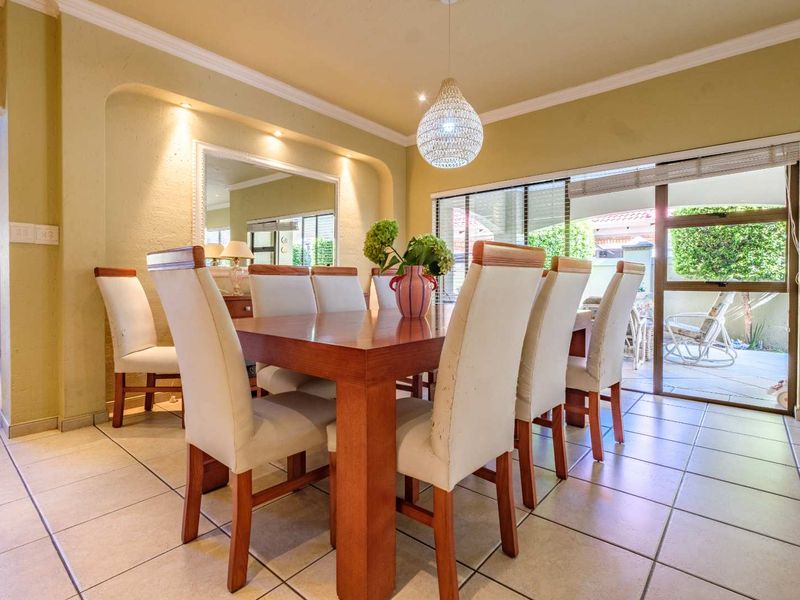 Beautiful home in Stunning Tuscan Estate. - Photo 8