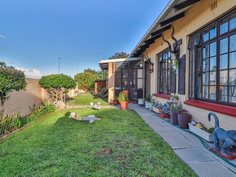 Dual Living at an Affordable Price - Bring the Whole Family - Photo 4