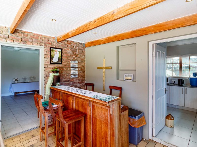 Elegant Family Estate with Pool, Indoor Braai & Off-Grid Living in Kirkwood - Photo 7