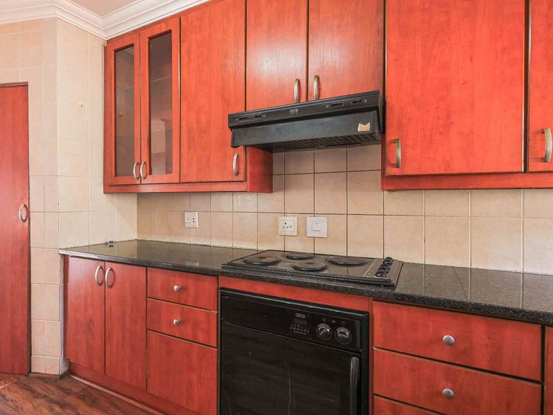 3 Bedroom House in Meadow Glen Estate, Moreleta Park - Photo 10