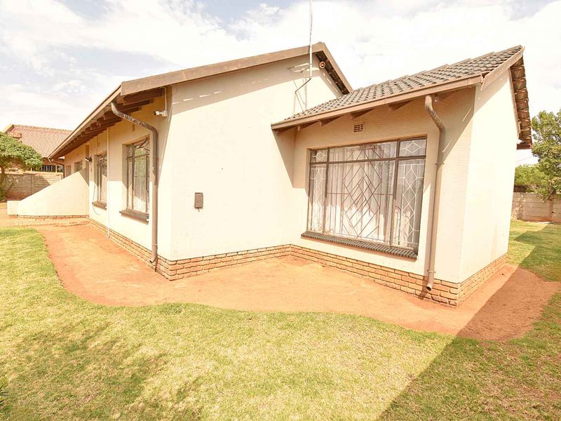 Begin Your Family’s Next Chapter Here - Photo 2