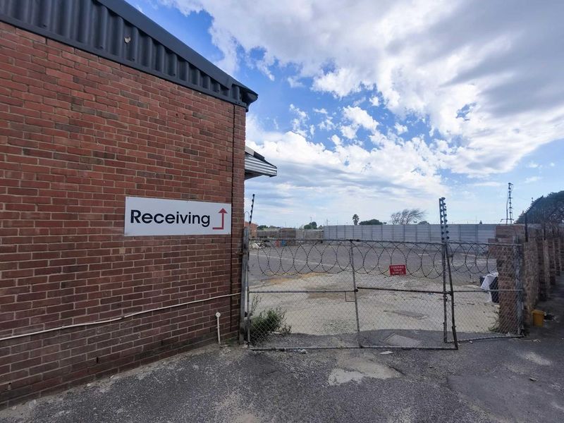 Prime Industrial Space in Parow Industria – 2,785sqm Warehouse & Offices - Photo 6