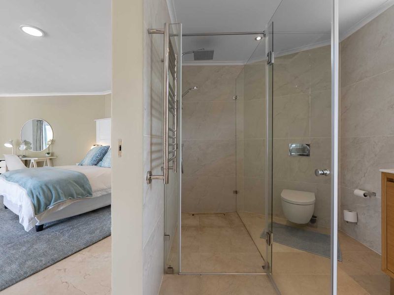 Comfortable Coastal Living in Camps Bay - Photo 10