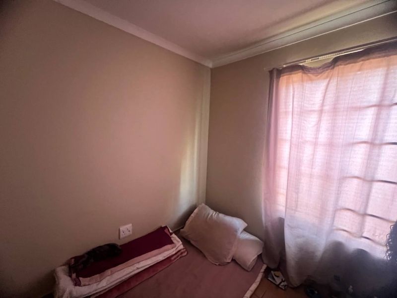 Brand new property in a quiet complex - Photo 7