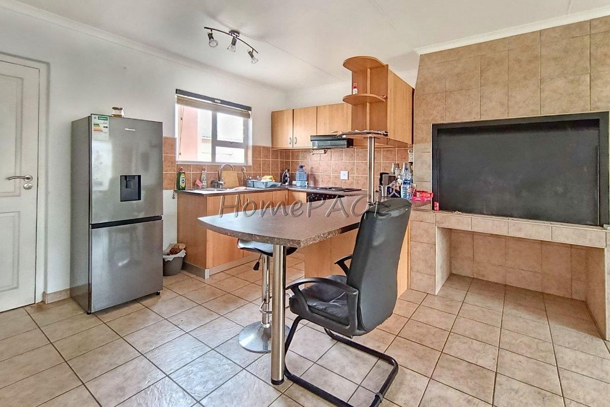 Meersig, Walvis Bay:  3 Bedr Unit in Meersig Heights is for Sale - Photo 5