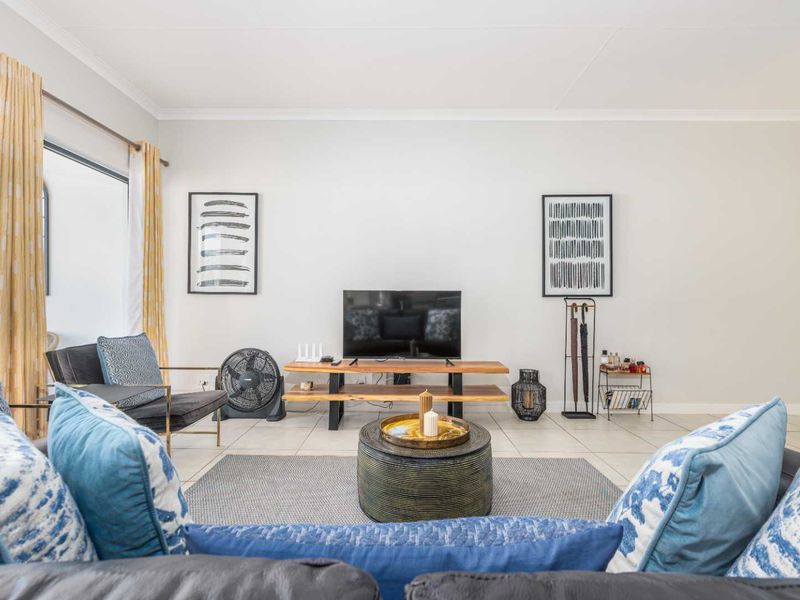 Large 2 bedroom aprtment in a World-Class Lifestyle Estate - Photo 5