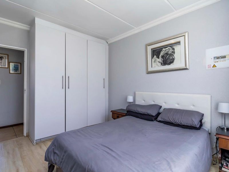 Well Priced Ground Floor Unit - Photo 6