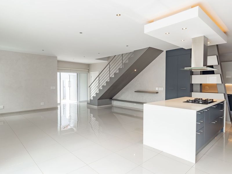 Discover Refined Living in Prestigious Well Sought-After Estate - Photo 7