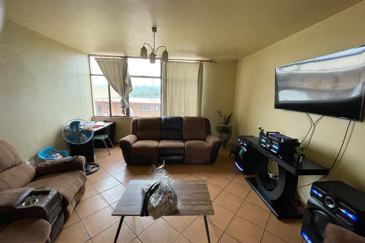 2 Bedroom apartment for sale in Pretoria West - Photo 3