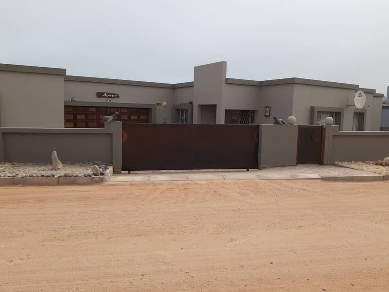 GORGEOUS HOME FOR SALE IN HENTIES BAY - Photo 6