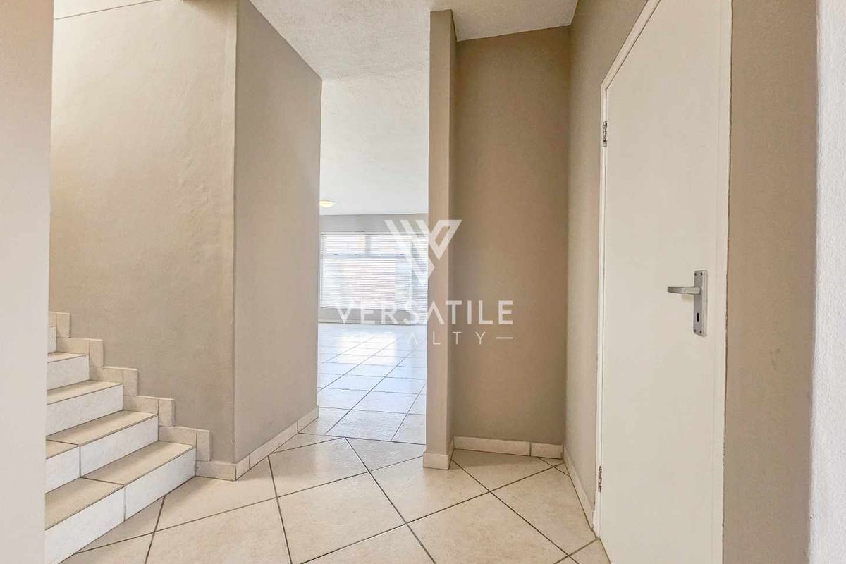 House to Let - Photo 3