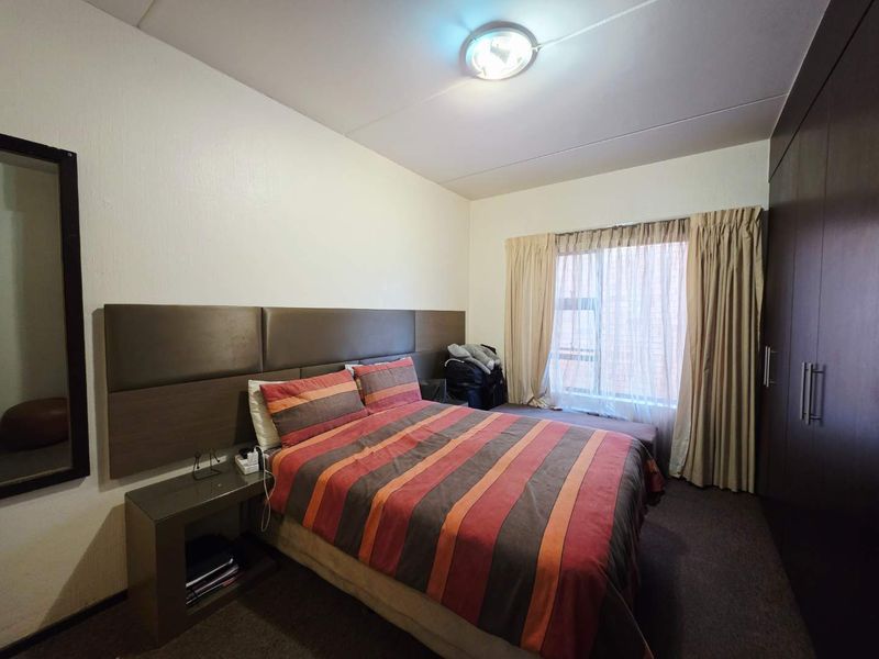 Priced to sell !!    Spacious 2-Bedroom, 2-Bathroom Ground Floor Unit for Sale - Photo 6