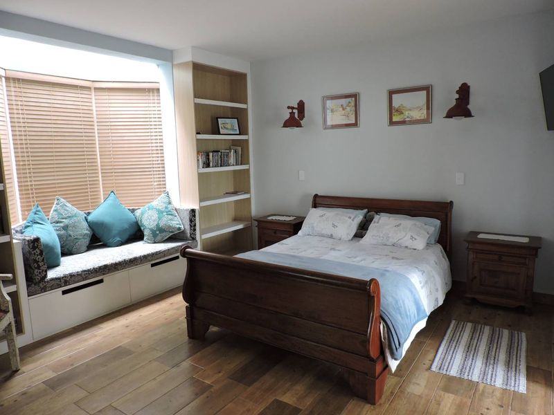 FOR SALE - TRIPLE-STOREY WATERFRONT HOME IN SWAKOPMUND WITH 4 LUXURIOUS EN-SUITE BEDROOM - Photo 8