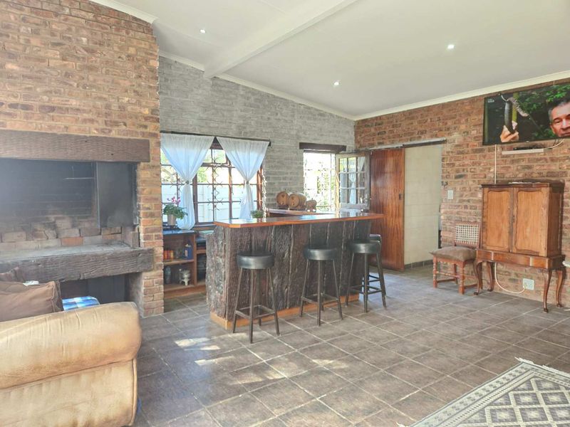 5 Bedroom home for sale in Fairbridge Heights, Uitenhage - Photo 5